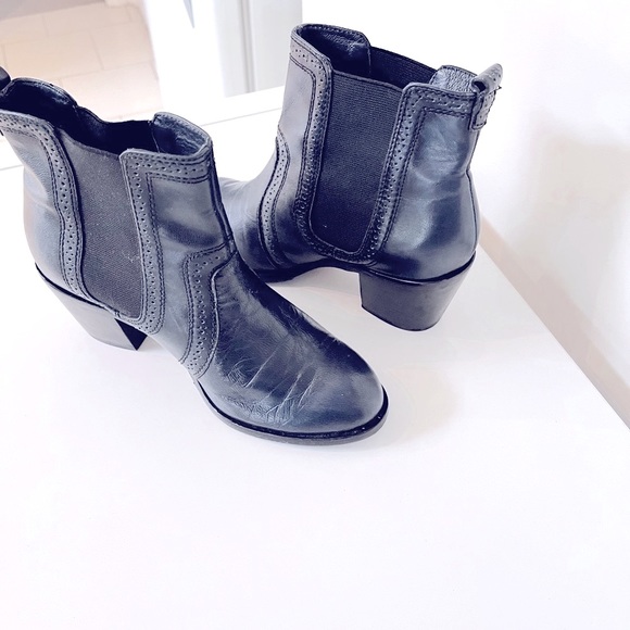 Navy Leather Mimco Boots - Picture 2 of 6